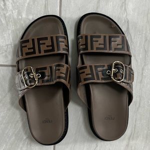 Fendi Leather Flat Slide